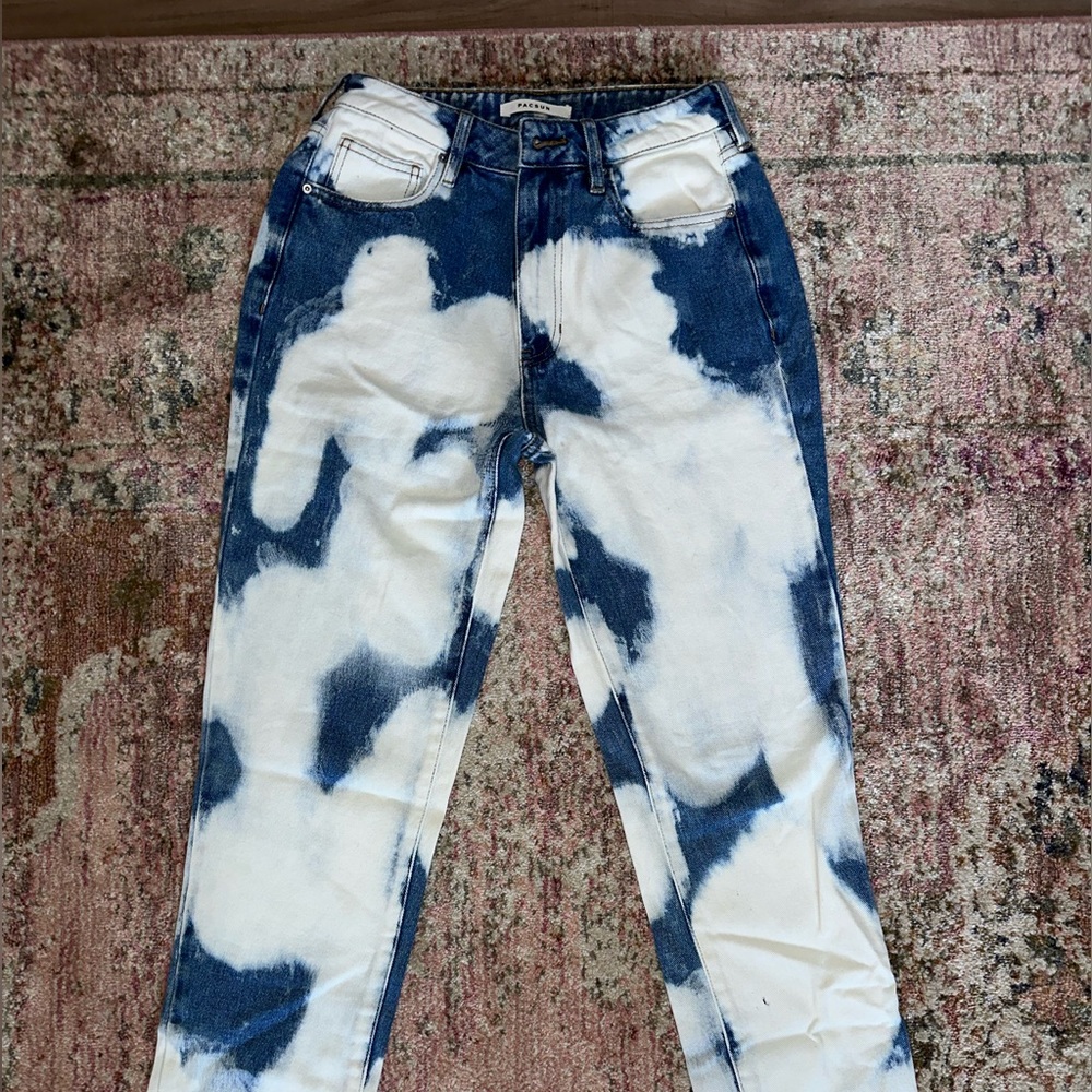 Kendall and Kylie Pacsun mom jeans